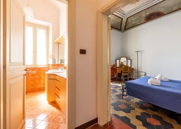 Charming At Spanish Steps, No Elevator *